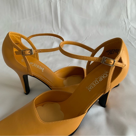 mustard yellow pointy toe heels - Picture 3 of 7